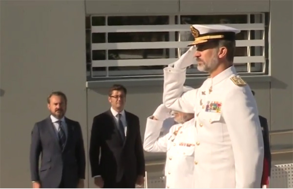 De izquierda a derecha, el Secretario de Estado de Defensa, D. Agustín Conde, y el Subsecretario de Defensa, D. Arturo Romaní